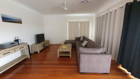 Adacos 19 On Sturt - Bring Your Own Linen - Holiday Sunshine Coast 3