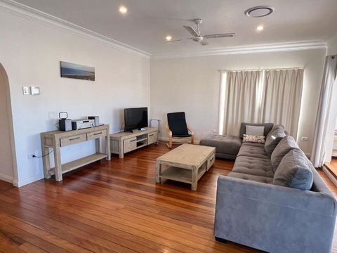Adacos 19 On Sturt - Bring Your Own Linen - Holiday Sunshine Coast 2