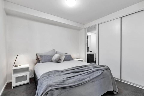 Adelaide CBD, East End Delight! Wifi, Central, Cafe - Holiday Sunshine Coast 1