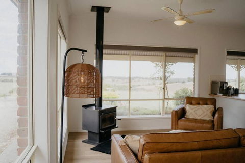 Adelaide Hills Country Paradise - Holiday Sunshine Coast 0