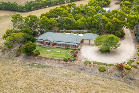 Adelaide Hills Country Paradise - Holiday Sunshine Coast 2