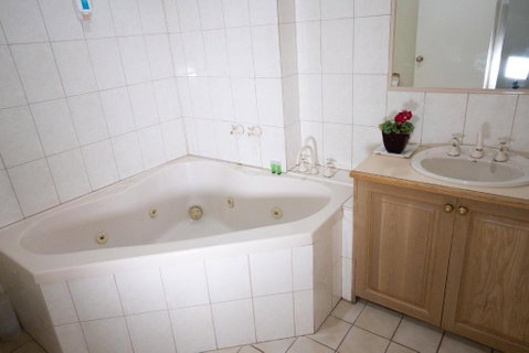 Admiralty Inn - Holiday Sunshine Coast 4
