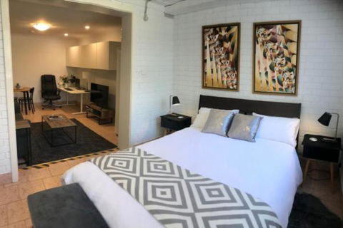 Adorable Studio Nestled In The Heart Of Flynn - Holiday Sunshine Coast 0