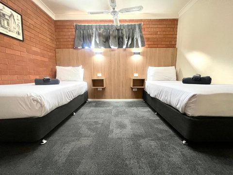 Adrian Motel - Sunshine Coast Tourism 2