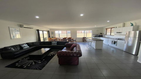 Adriana Retreat - Holiday Sunshine Coast 3