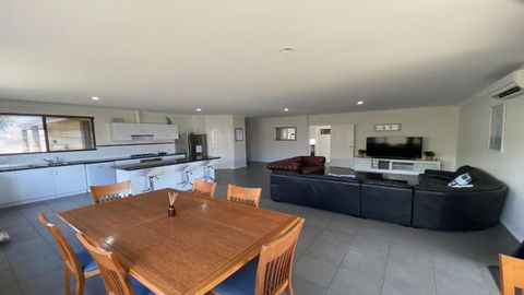 Adriana Retreat - Holiday Sunshine Coast 4