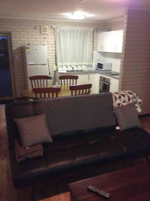 Affordable Apartment Close To City And Beaches - Holiday Sunshine Coast 4