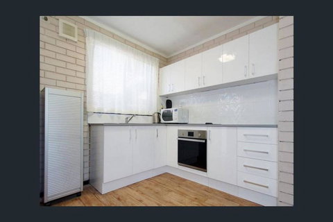 Affordable Apartment Close To City And Beaches - Holiday Sunshine Coast 2