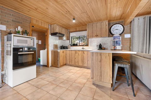 Affordable GEM In The Heart Of Inverloch - Holiday Sunshine Coast 2