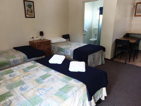 Affordable Gold City Motel - Holiday Sunshine Coast 3