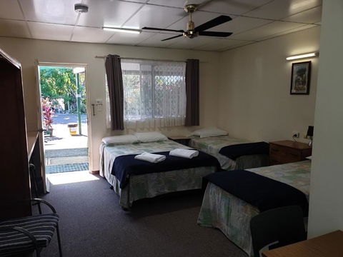Affordable Gold City Motel - Holiday Sunshine Coast 4