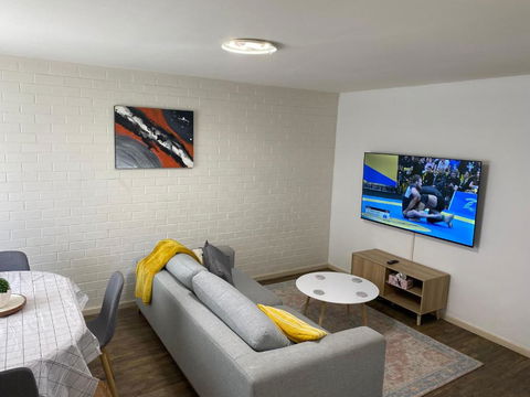 Affordable Inglewood Apartment+Pool - Holiday Sunshine Coast 0