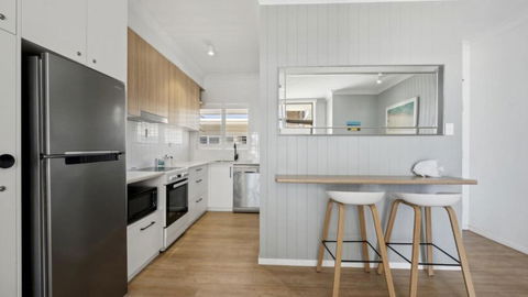 Affordable, Pool, Spa, Beach, Sleeps 5 - Holiday Sunshine Coast 3