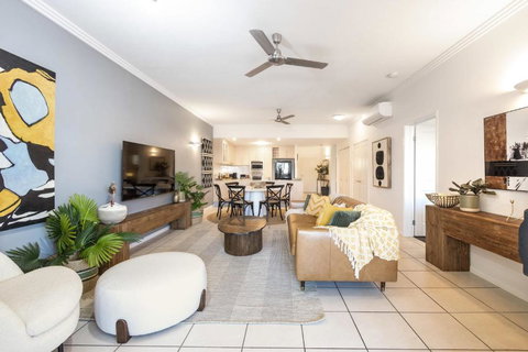 Afternoon Delight - Sunshine Coast Tourism 0