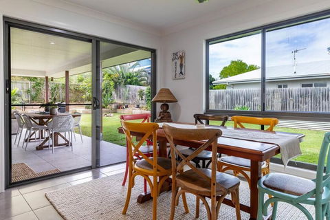 Agnes Retreat - 4 BR - 2 Min Walk To Beach - Holiday Sunshine Coast 4