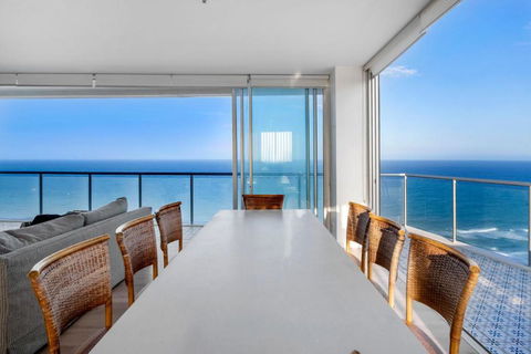 Air On Broadbeach 2 Level Private Apartment - CoastHM - Holiday Sunshine Coast 3