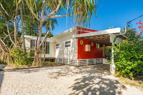 A Perfect Stay - Beachcombers Cottage - Holiday Sunshine Coast 2