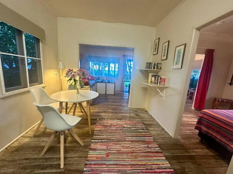 Absolute Beachfront Cottage - Holiday Sunshine Coast 4