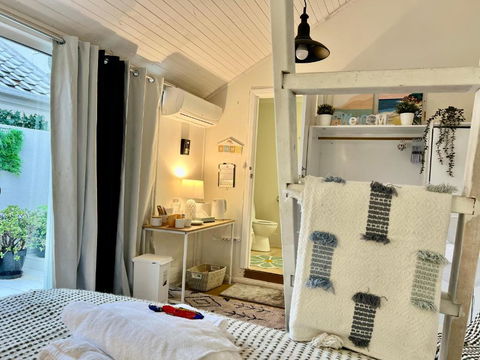 Affordable Luxury Room - Holiday Sunshine Coast 4