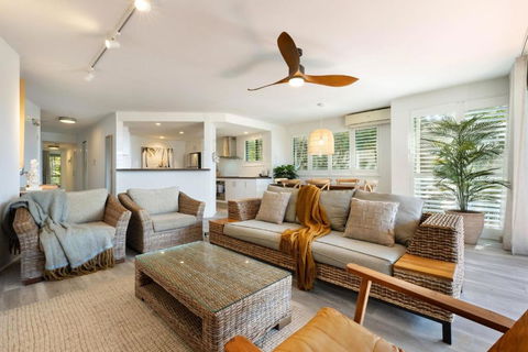 A Perfect Stay - Apartment 3 Surfside - Holiday Sunshine Coast 4