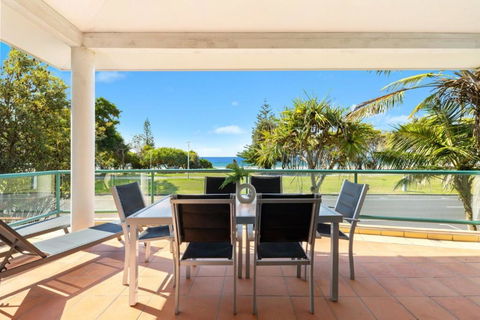 A Perfect Stay - Apartment 3 Surfside - Holiday Sunshine Coast 2