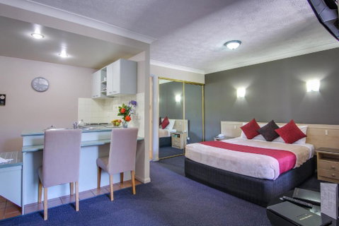 Albion Manor - Sunshine Coast Tourism 1