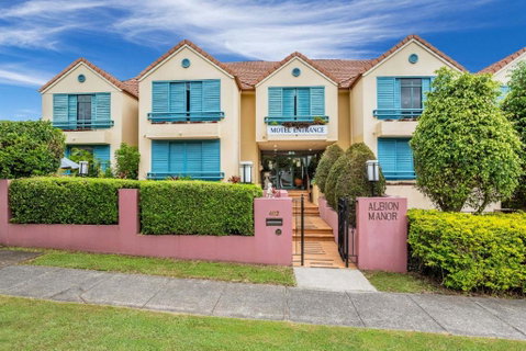 Albion Manor - Sunshine Coast Tourism 0