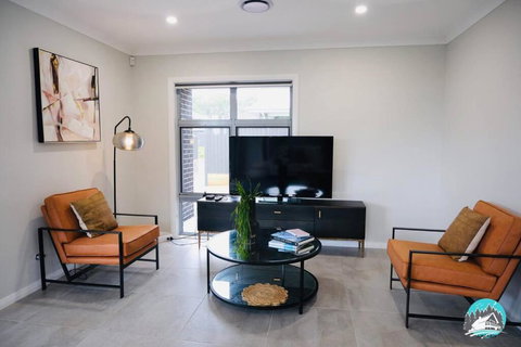 Aircabin - Denham Court - Modern - 4 Beds House - Holiday Sunshine Coast 2