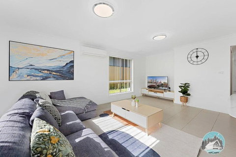 Aircabin - Edmondson Park - 4 Beds Compy House - Sunshine Coast Tourism 1