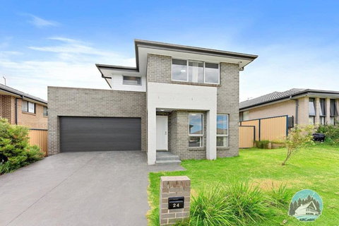 Aircabin - Edmondson Park - 4 Beds Compy House - Sunshine Coast Tourism 2