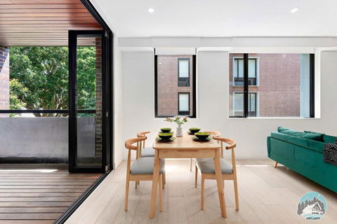 Aircabin - Five Dock - Stylish 2-Bed Apt Near Bay - Holiday Sunshine Coast 0
