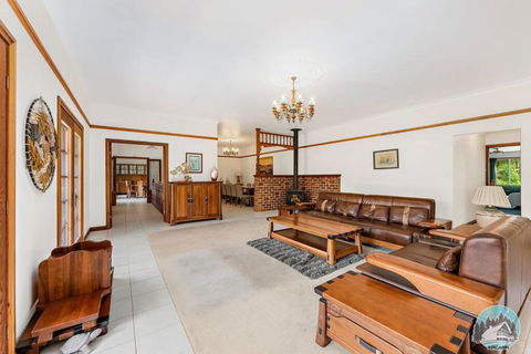 Aircabin - KANGY ANGY - Rural Retreat 4 Bedrooms - Holiday Sunshine Coast 1