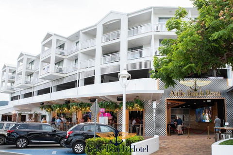 Airlie Beach Hotel - Holiday Sunshine Coast 3