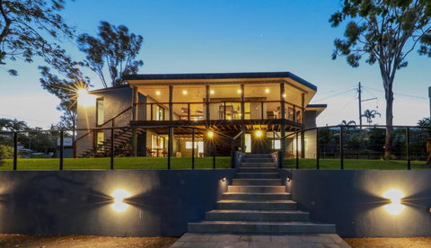 Airlie Guest House - Sunshine Coast Tourism 1