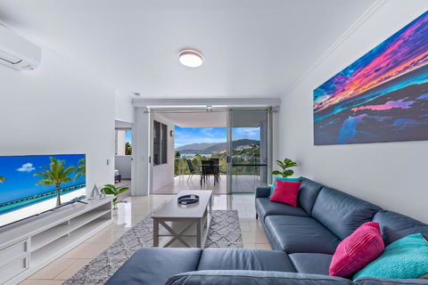 Airlie Summit Apartments - Holiday Sunshine Coast 4