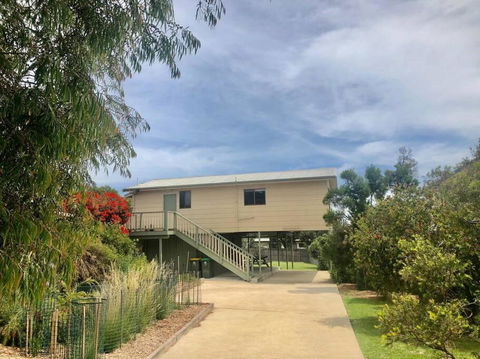 Airy Beach Escape In Ventnor - Holiday Sunshine Coast 0