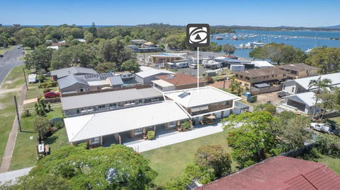 Akuli By The Sea - Unit 1 - FNHolidays - Holiday Sunshine Coast 3