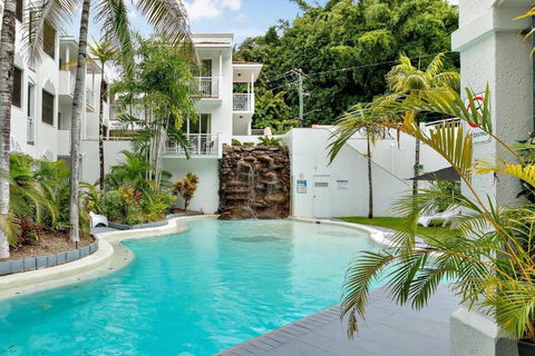 Alassio Poolside Resort - Palm Cove Beachfront Oasis - Holiday Sunshine Coast 0