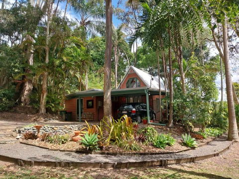 Alba The Scots Cottage Walk Every Where - Holiday Sunshine Coast 0