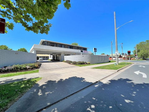 Albury Garden Court Motel - Holiday Sunshine Coast 2