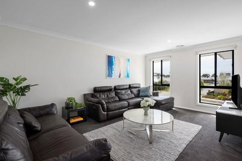 Albury Oasis - Holiday Sunshine Coast 2