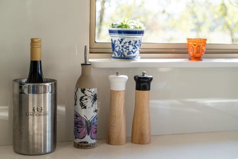 Alderwood Cottage - Cottage W Gorgeous Dam Views! - Sunshine Coast Tourism 2