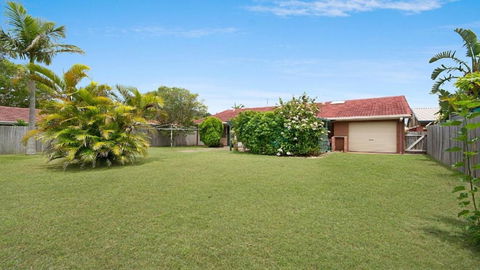 Alexander Palms - Holiday Sunshine Coast 3