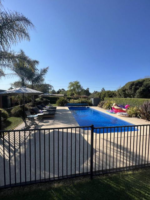 Alexandra Motor Inn - Holiday Sunshine Coast 1