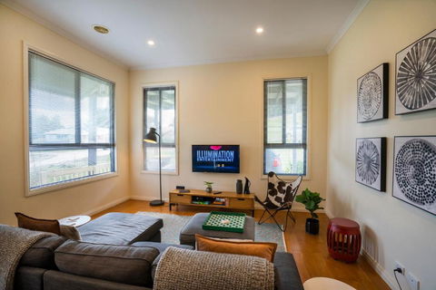 Alfies On Albert Daylesford - Holiday Sunshine Coast 1