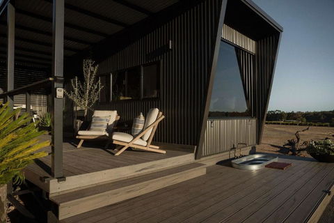 Alisa The Tiny Cabin In Busselton - Holiday Sunshine Coast 4