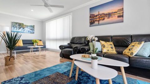 Alka Beach House - Holiday Sunshine Coast 1
