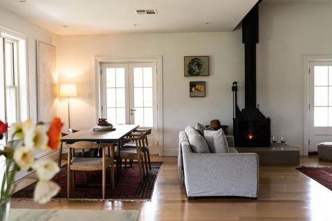 Alkina Old Quarter Luxury Accommodation - Holiday Sunshine Coast 1