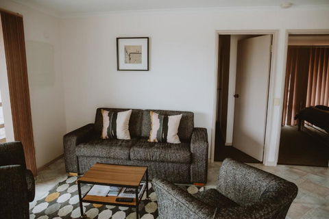 Alkoomi Chalets - Holiday Sunshine Coast 2