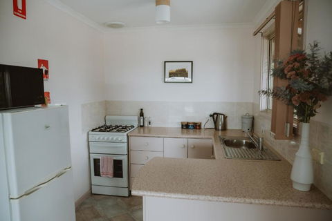 Alkoomi Chalets - Holiday Sunshine Coast 3